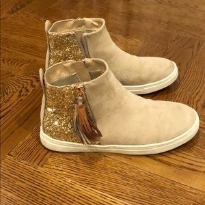 Girls faux suede booties